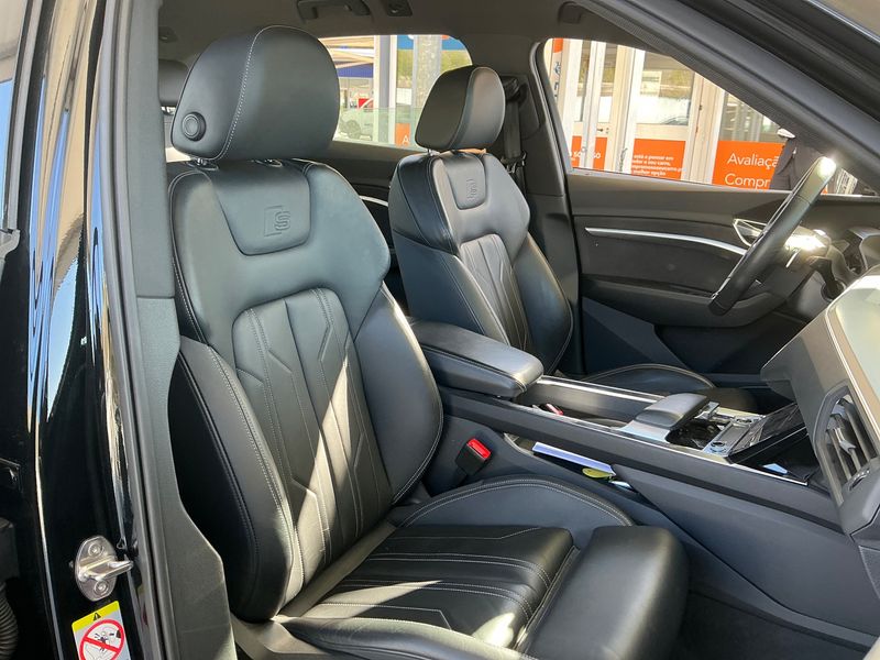 Audi e-tron 55 quattro S line — zdjęcie 11