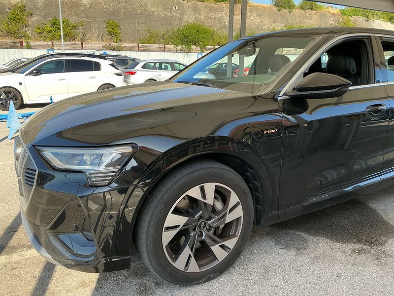 Audi e-tron 55 quattro S line — zdjęcie 2
