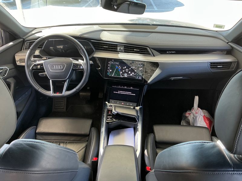 Audi e-tron 55 quattro S line — zdjęcie 12