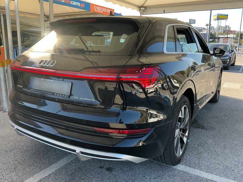 Audi e-tron 55 quattro S line — zdjęcie 6