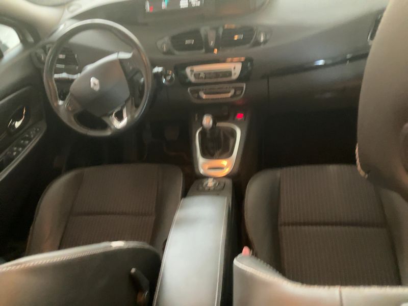 Renault Scenic 1.5 dCi Energy Bose 2013 – снимка 17