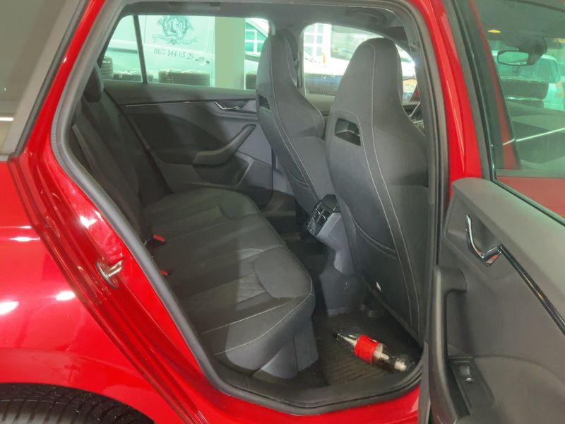 Skoda Kamiq 1.5 TSI ACT Ambition — zdjęcie 14