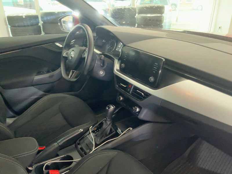Skoda Kamiq 1.5 TSI ACT Ambition — zdjęcie 12