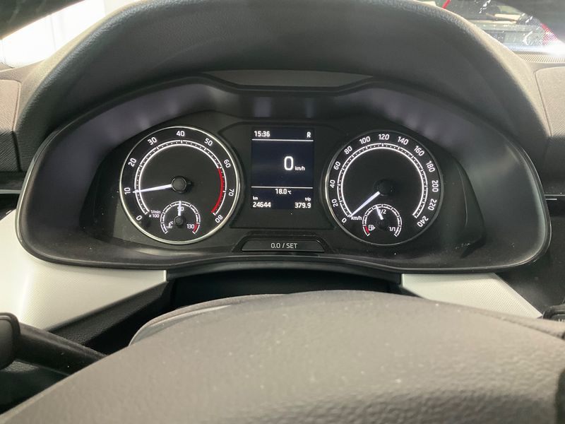 Skoda Kamiq 1.5 TSI ACT Ambition — zdjęcie 13