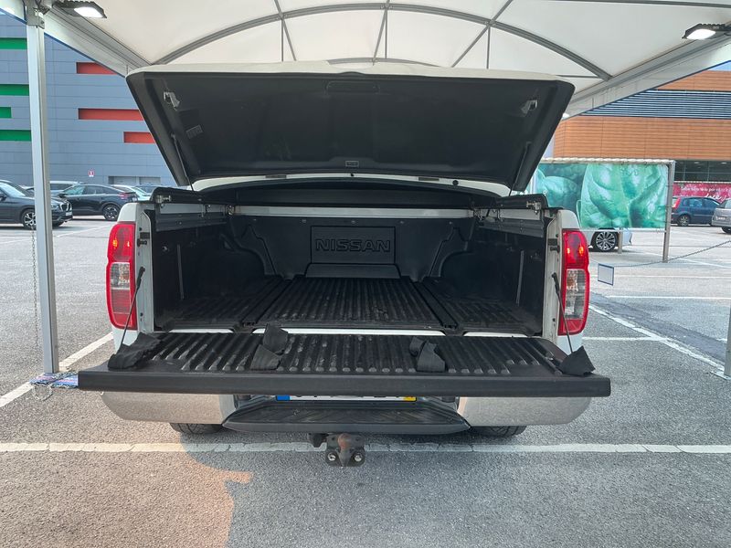 Nissan Navara Pick-up 2.5 dCi Double Cab SE 4x4 — zdjęcie 10