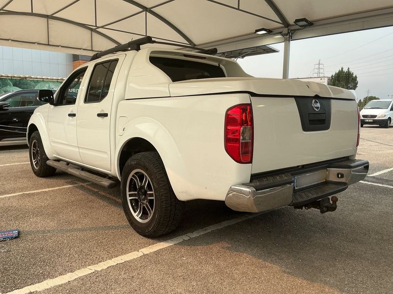 Nissan Navara Pick-up 2.5 dCi Double Cab SE 4x4 — zdjęcie 3