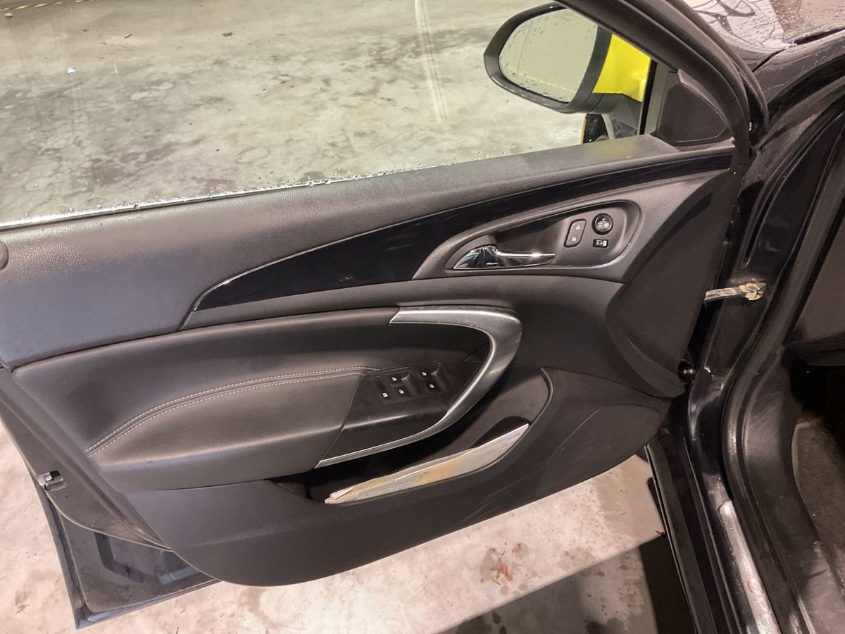 Opel Insignia 2015 — photo 31