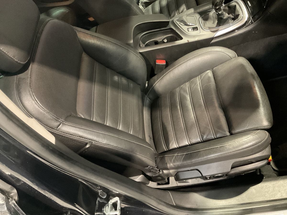 Opel Insignia 2015 — photo 32