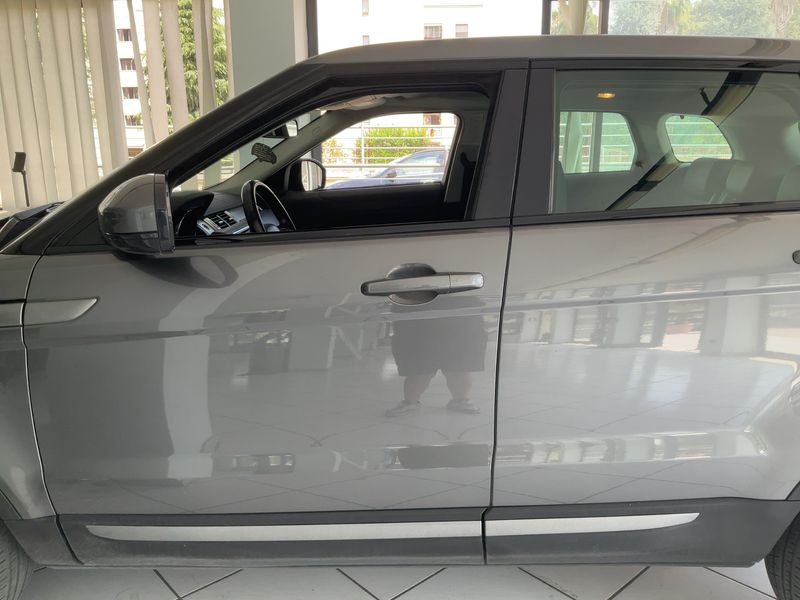 Land Rover Evoque 2.0 Td4 SE 2018 – снимка 4