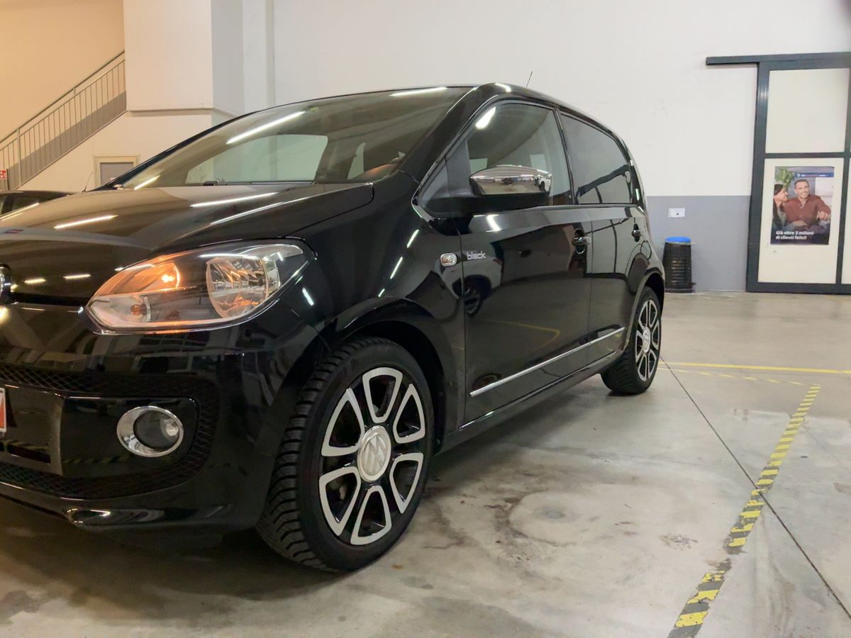 Volkswagen up! 1.0 Black up!