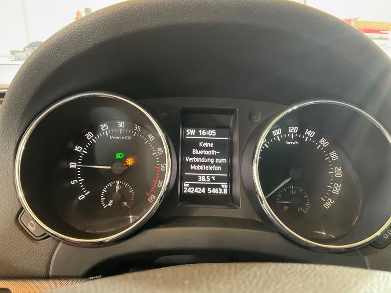 Skoda Yeti 2.0 TDI Twenty Elegance 4x4 2012 – снимка 4