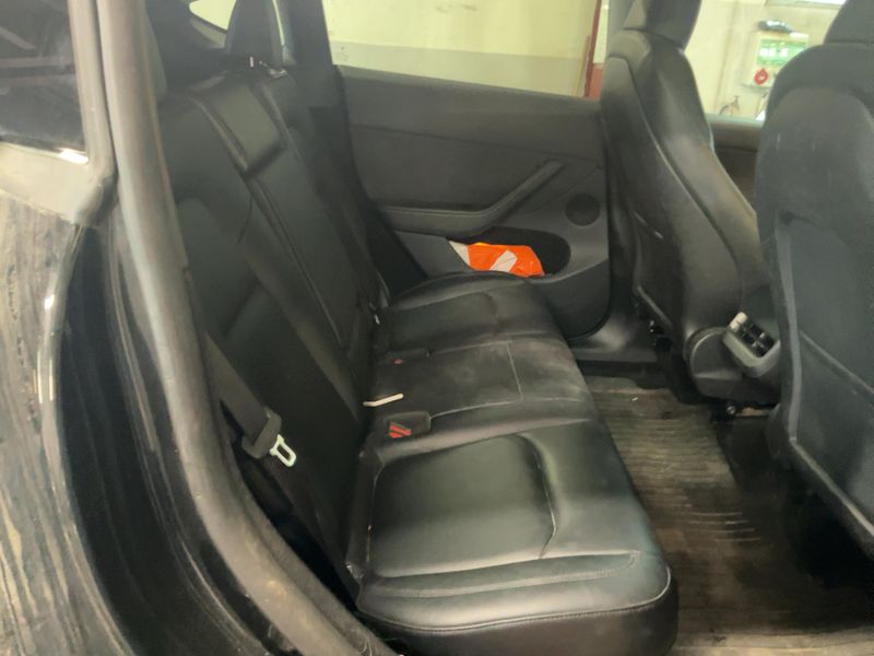 Tesla Model Y Performance Dual AWD AWD — zdjęcie 14