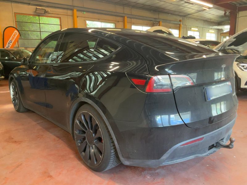 Tesla Model Y Performance Dual AWD AWD — zdjęcie 3