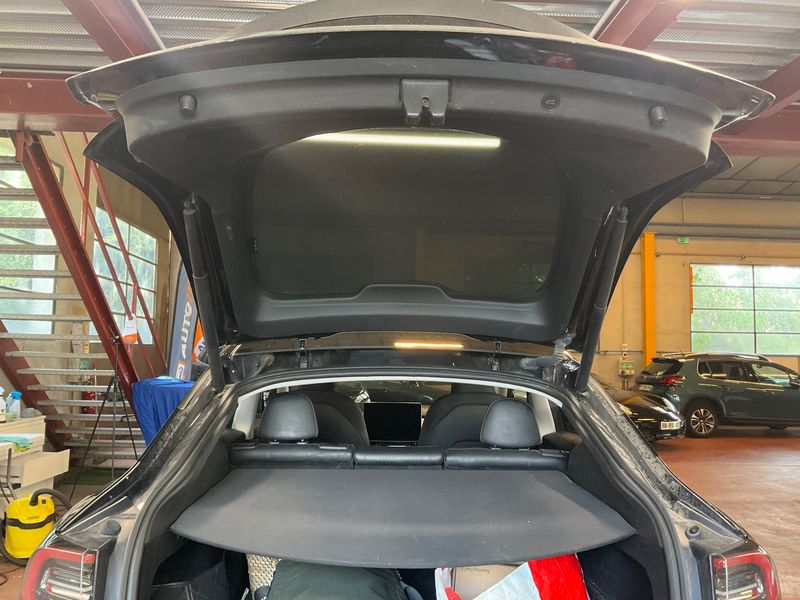 Tesla Model Y Performance Dual AWD AWD — zdjęcie 10