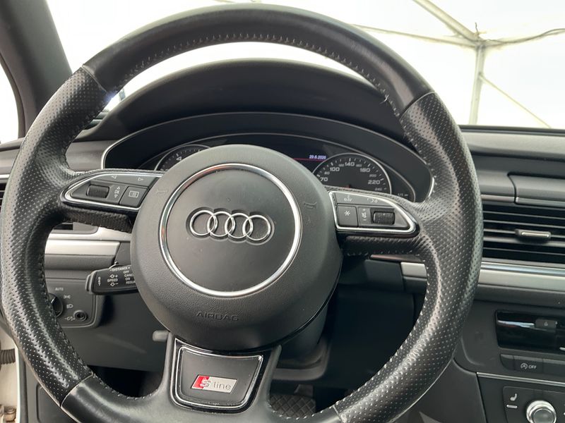 Audi A6 2.8 V6 FSI quattro 2011 – снимка 28