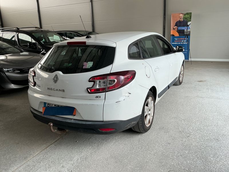 Renault Megane 1.5 dCi Expression 2011 – снимка 2