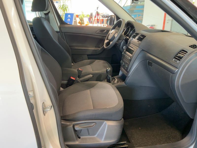 Skoda Yeti 1.2 TSI Active Plus Edition — zdjęcie 11