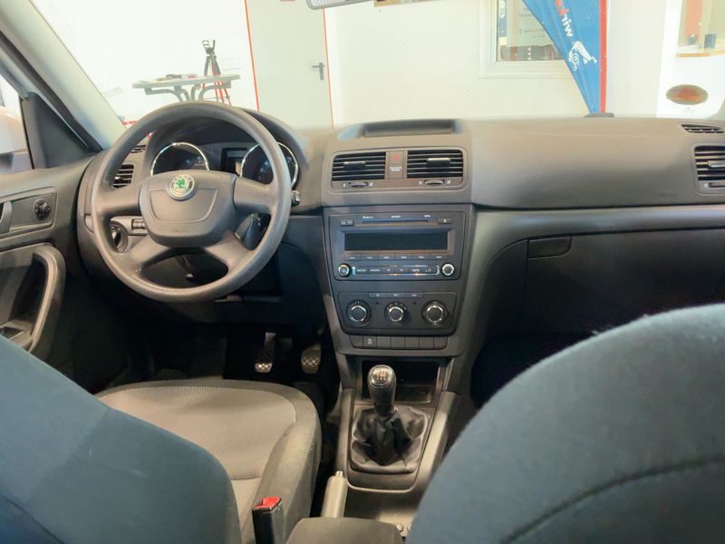Skoda Yeti 1.2 TSI Active Plus Edition — zdjęcie 12
