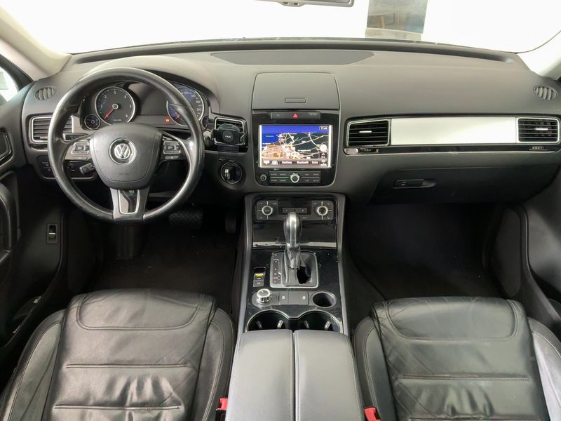 Volkswagen Touareg 3.0 V6 TDI Executive BlueMotion Tech — zdjęcie 12
