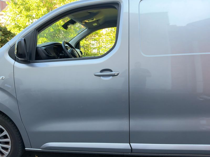 Opel Vivaro 2.0 Diesel Edition L L3 — zdjęcie 4
