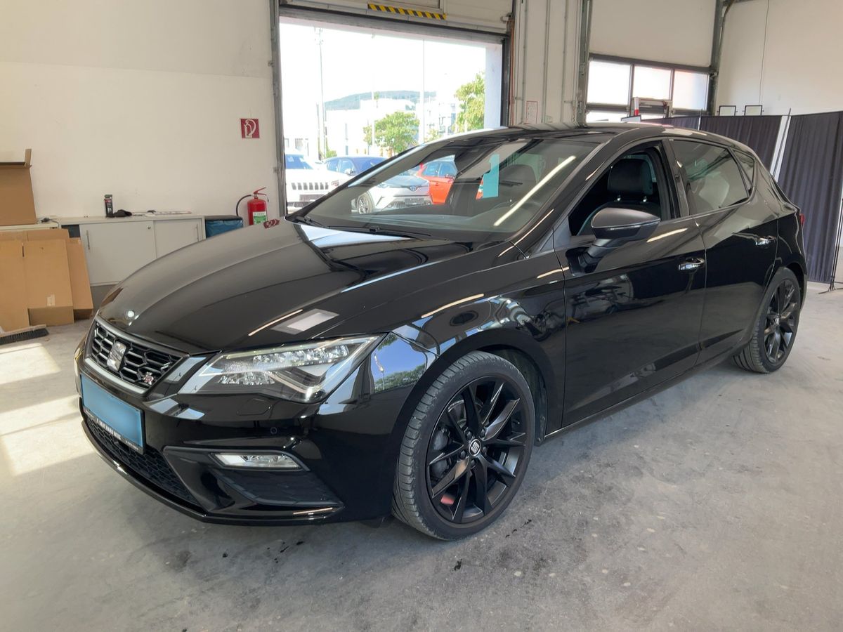 Seat Leon 2020 — photo 1