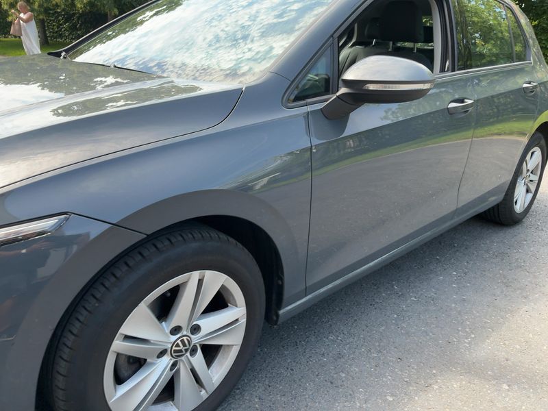 Volkswagen Golf VIII 1.0 TSI Life — zdjęcie 2