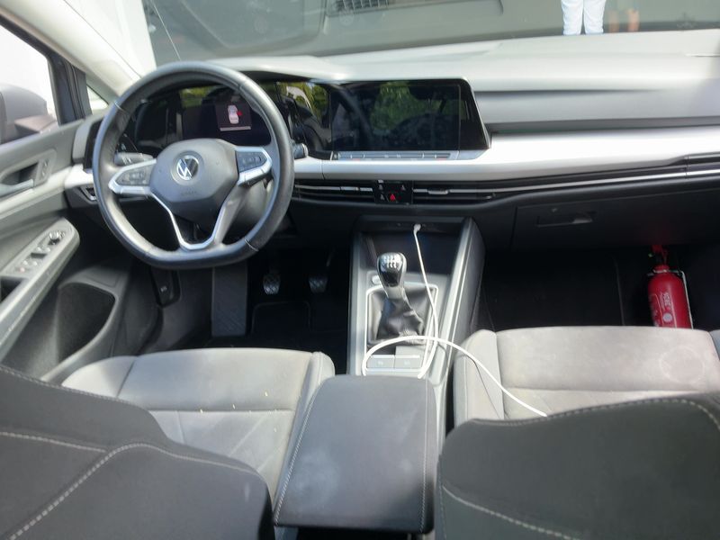 Volkswagen Golf VIII 1.0 TSI Life — zdjęcie 12