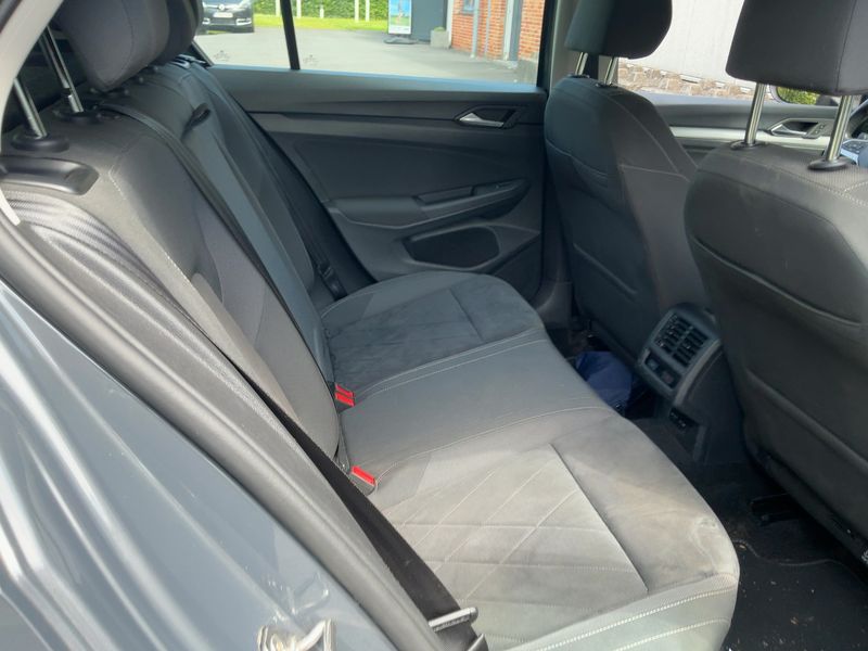 Volkswagen Golf VIII 1.0 TSI Life — zdjęcie 14