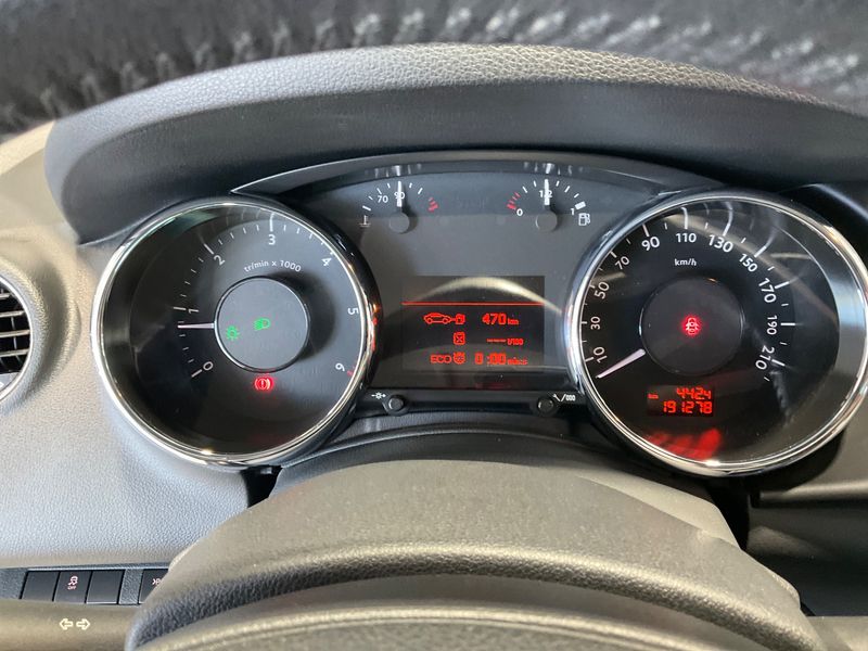 Peugeot 3008 2.0 Blue-HDi Allure — zdjęcie 13