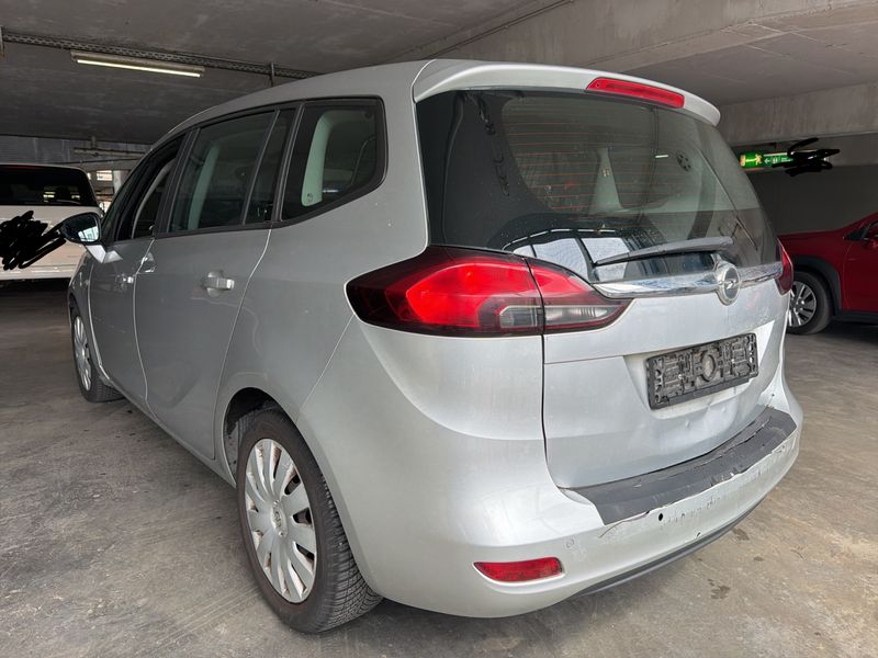 Opel Zafira Tourer 1.4 Turbo Edition — zdjęcie 3