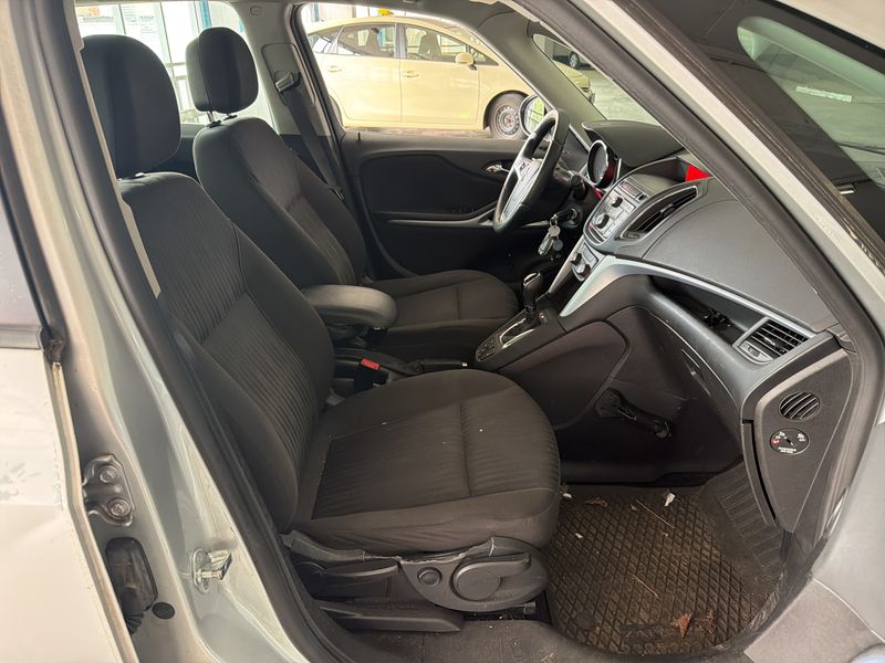 Opel Zafira Tourer 1.4 Turbo Edition — zdjęcie 10