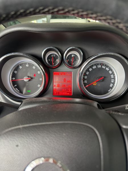 Opel Zafira Tourer 1.4 Turbo Edition — zdjęcie 12