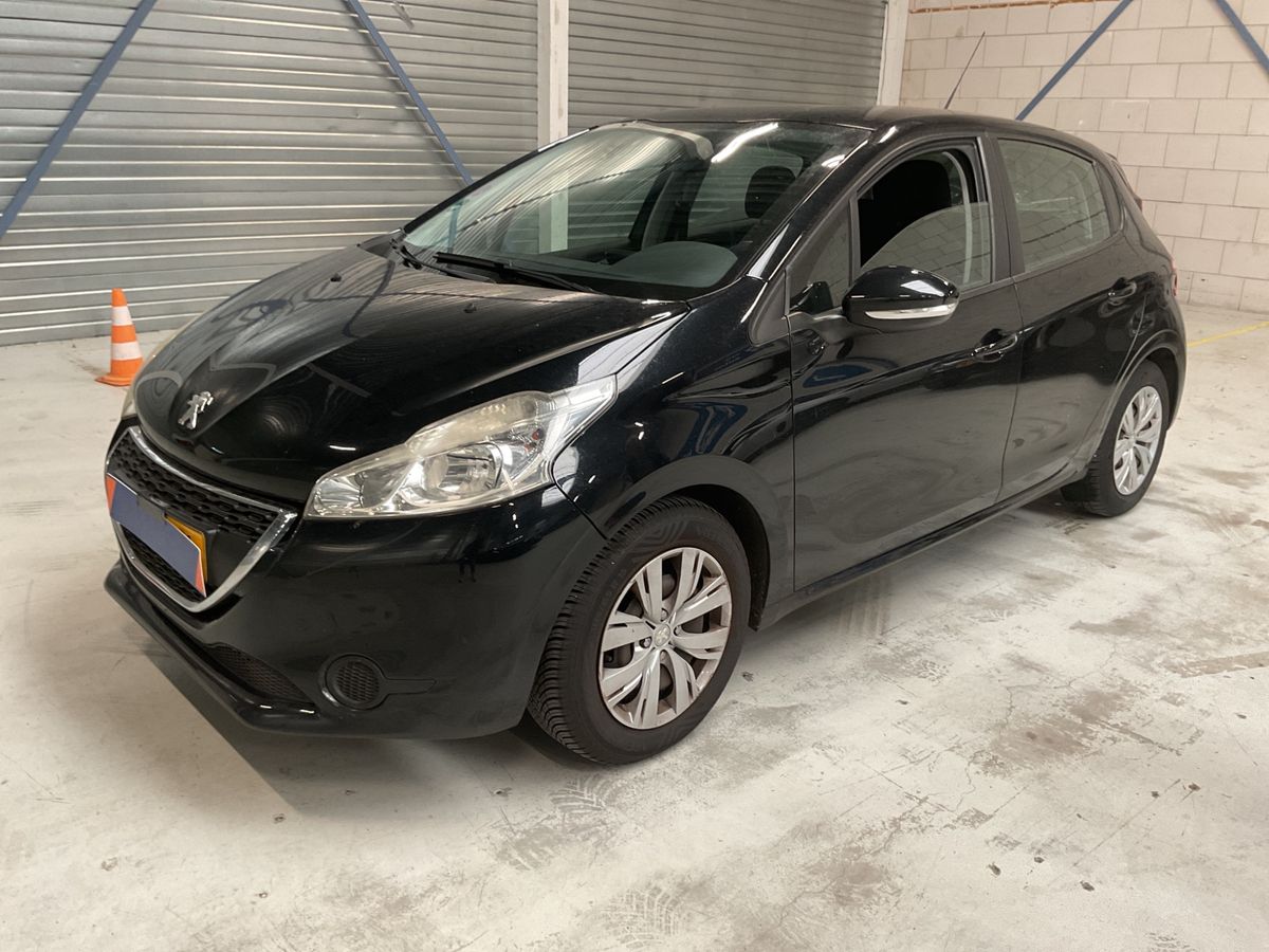 Peugeot 208 2012