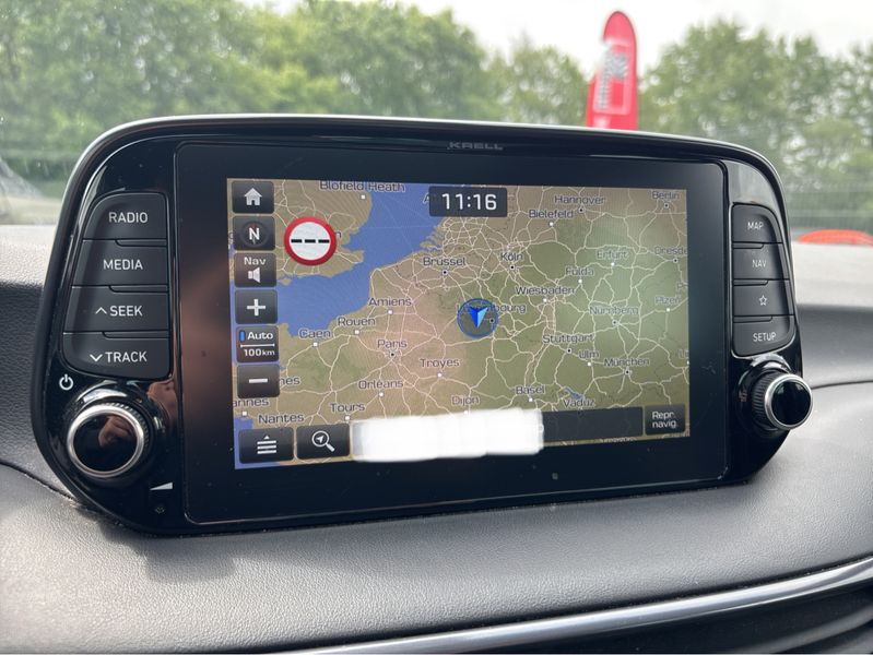 Hyundai Tucson 1.6 CRDi Premium 2WD — zdjęcie 13