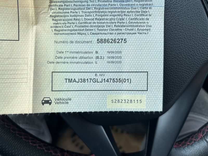 Hyundai Tucson 1.6 CRDi Premium 2WD — zdjęcie 17