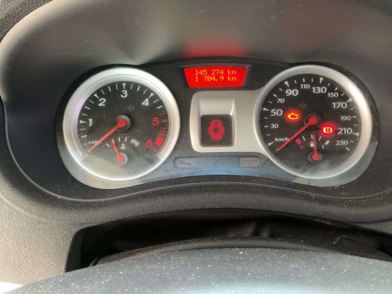 Renault Clio 1.5 dCi Dynamique TomTom — zdjęcie 13