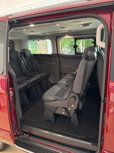 Ford Tourneo Custom 2.0 TDCi 320 L1 Tourneo Active — zdjęcie 14