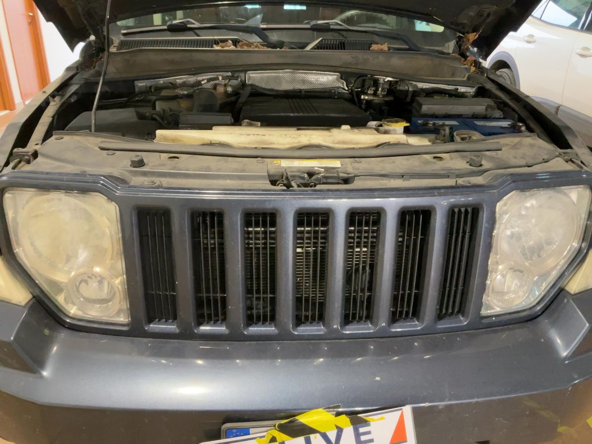 Jeep Cherokee 2009 — photo 22