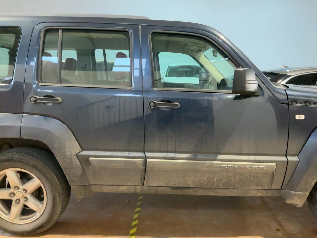 Jeep Cherokee 2009 — photo 11