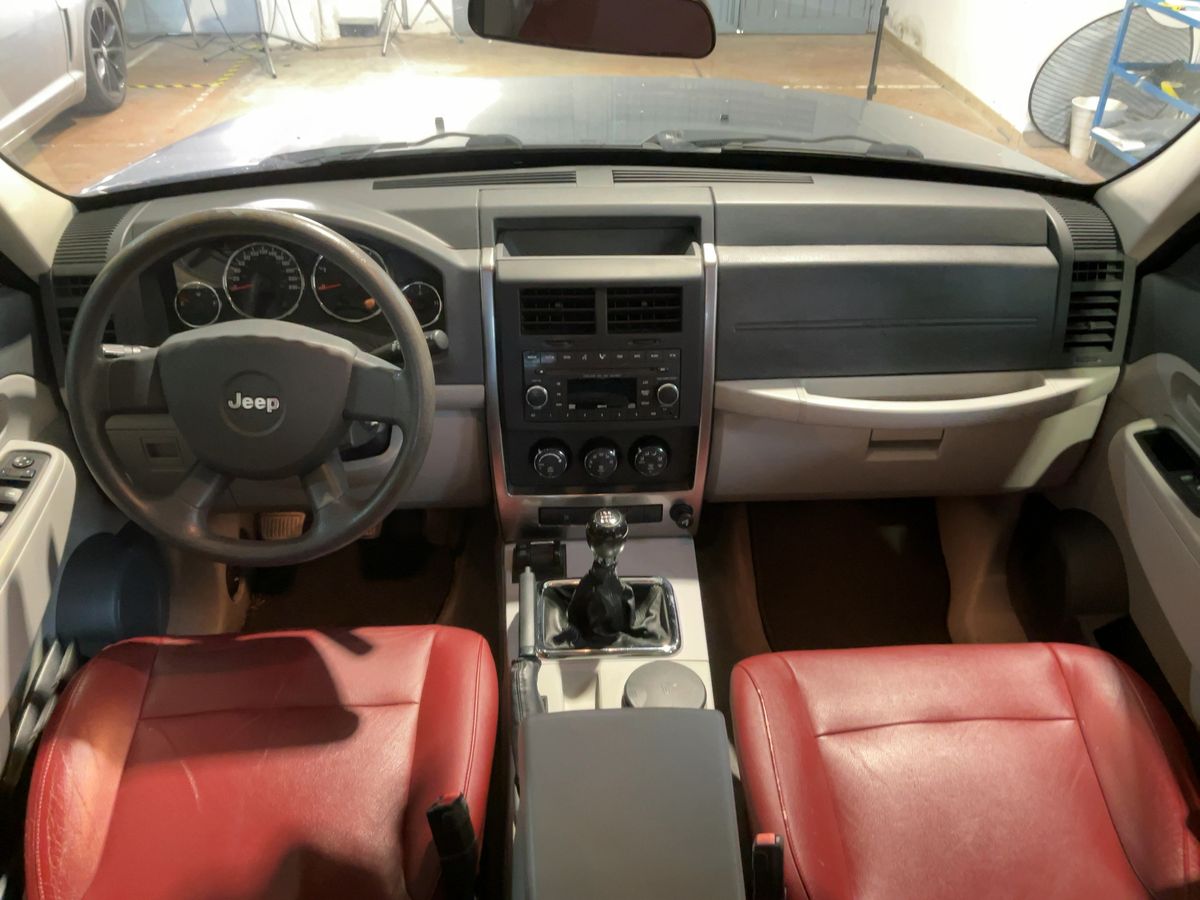 Jeep Cherokee 2009 — photo 18