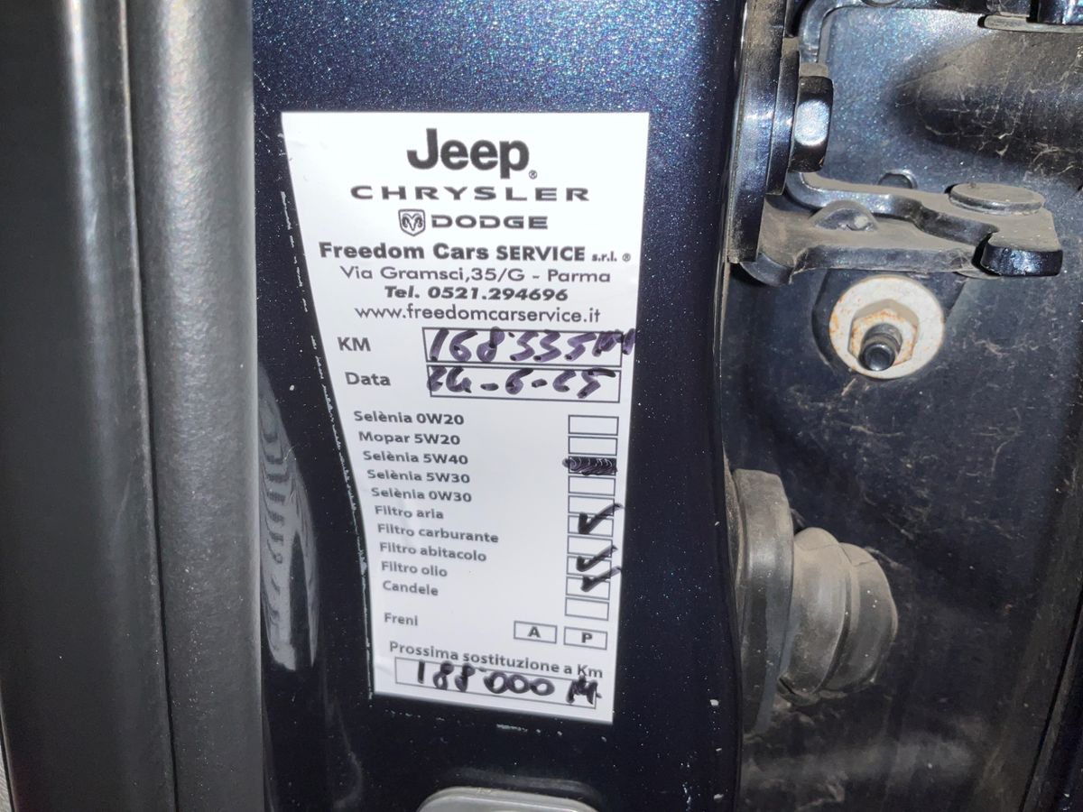 Jeep Cherokee 2009 — photo 26