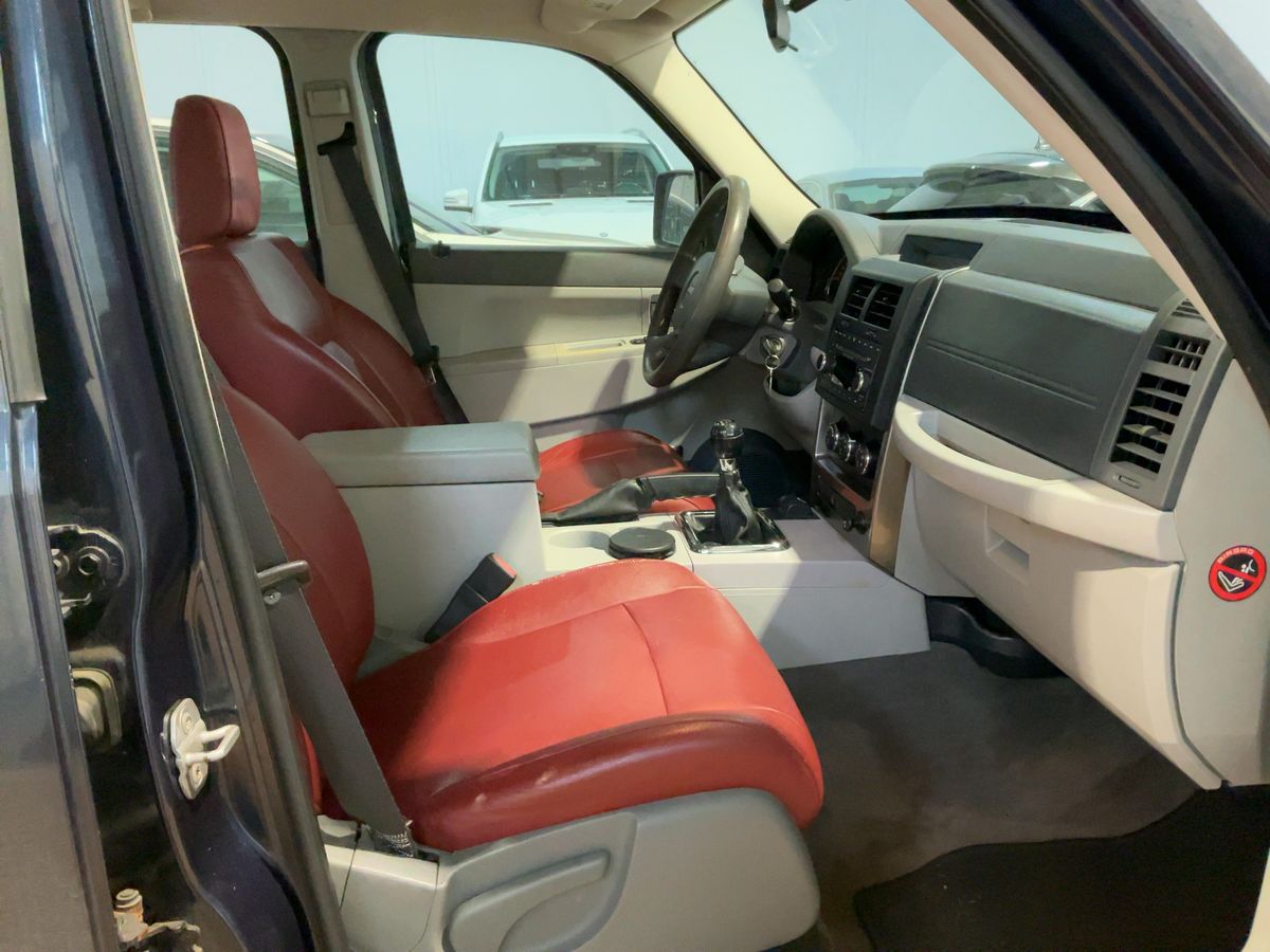 Jeep Cherokee 2009 — photo 17