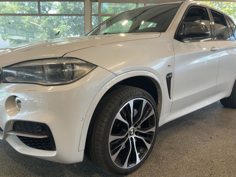 BMW X5 M50d — zdjęcie 2