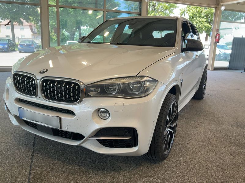 BMW X5 M50d — zdjęcie 1