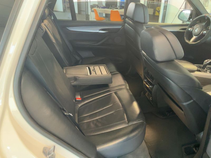 BMW X5 M50d — zdjęcie 14