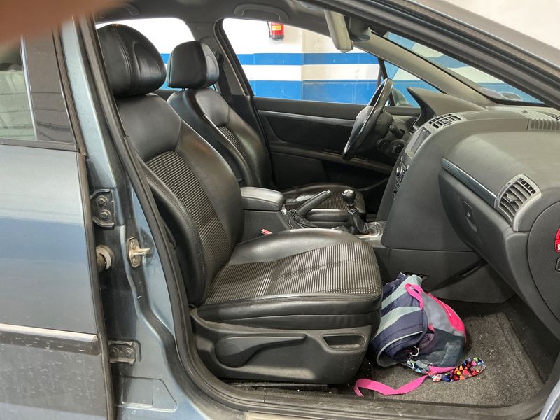 Peugeot 407 2.0 HDi ST Sport Pack — zdjęcie 3