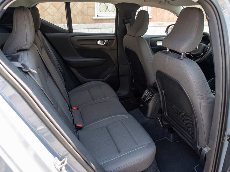 Volvo XC40 1.5 T4 Recharge Plug-in Hybrid Core 2WD 2022 – снимка 13