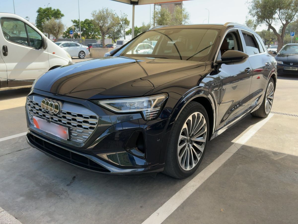 Audi Q8 2023 — photo 1