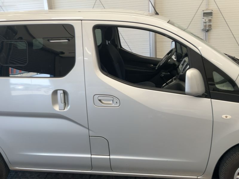 Nissan NV200 Evalia 1.6 Evalia Tekna — zdjęcie 7