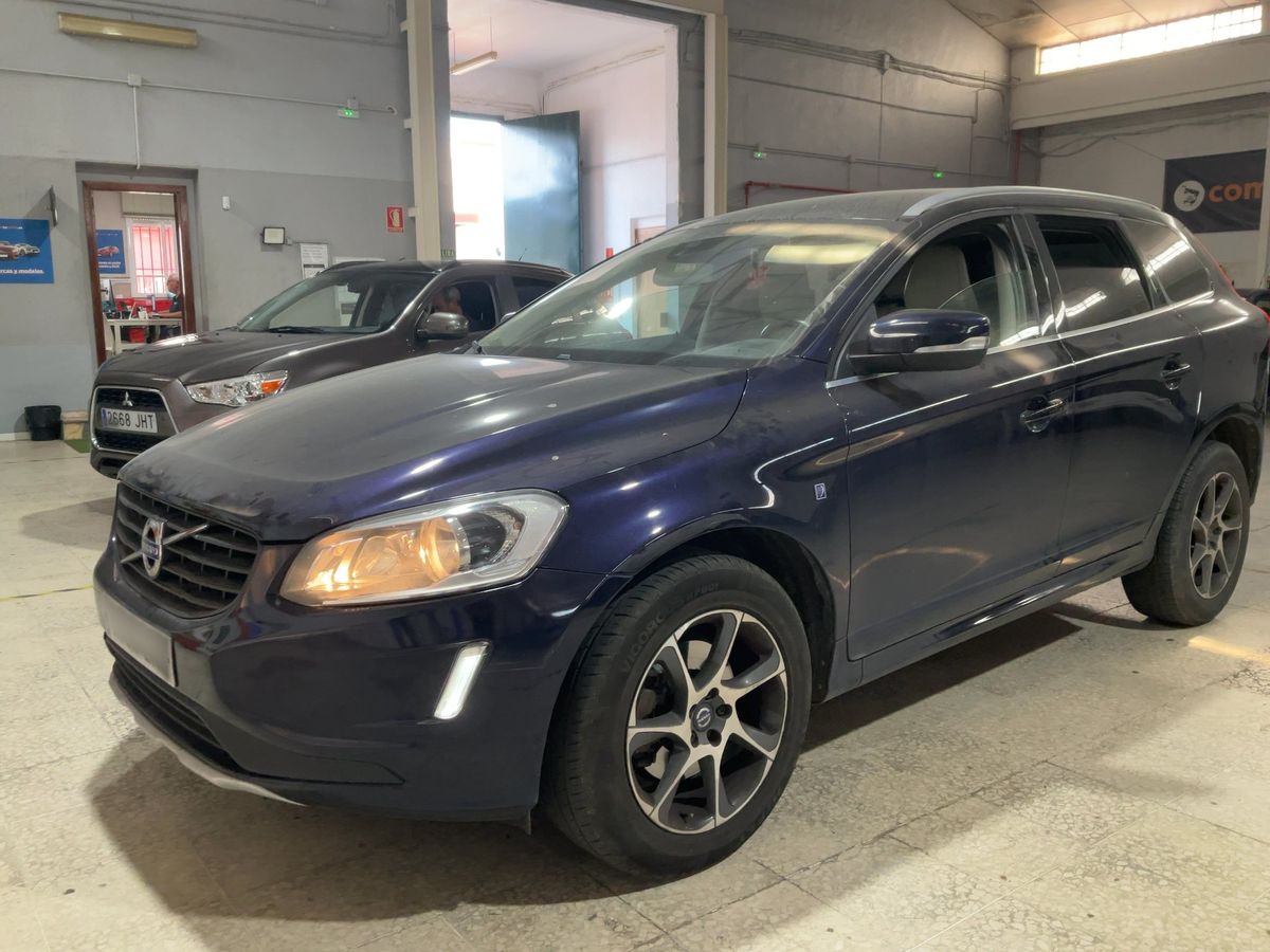 Volvo XC60 2016 — photo 1